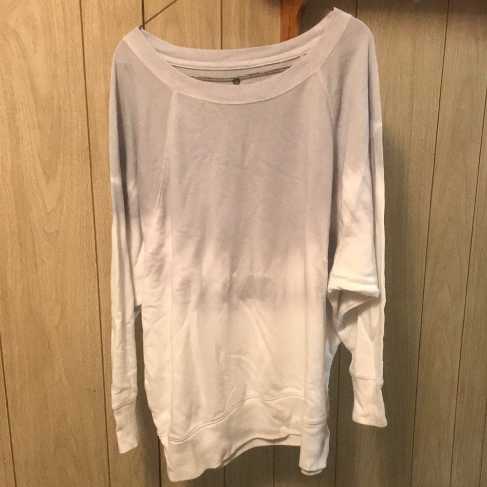 Blue/Grey to White Swetshirt
